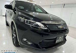 Toyota Harrier 2.0 Sunroof 2015 Black Rear Entertainment